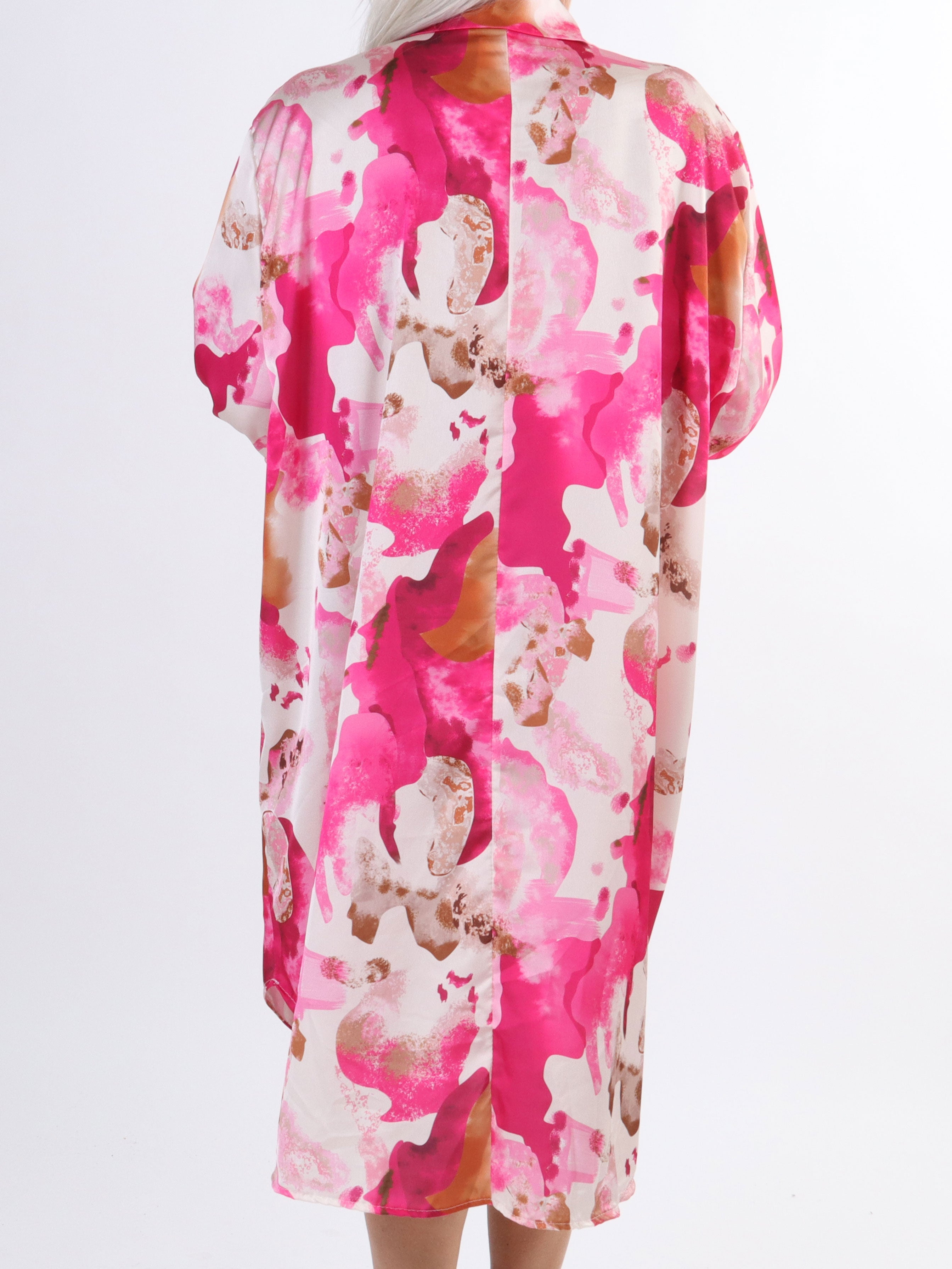 Lyng - Plus size-klänning i sidenlook med skjortkrage